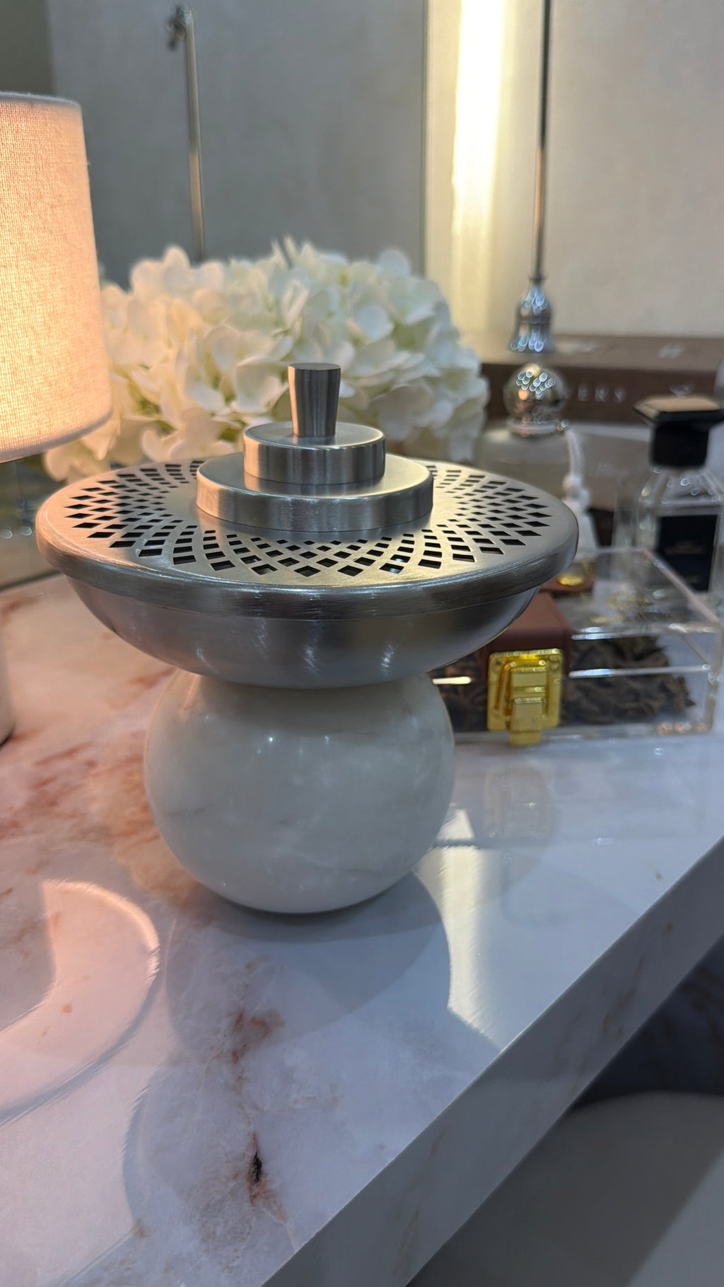Round marble mubkhar